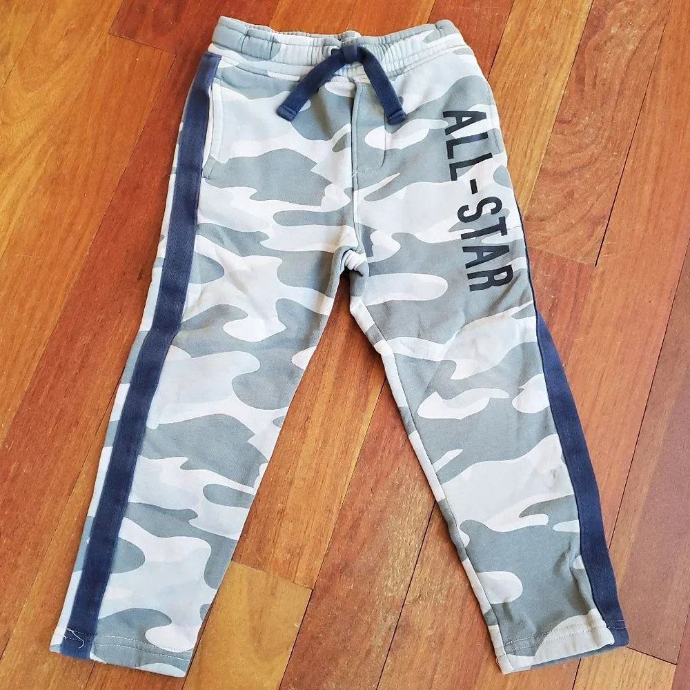OshKosh B'gosh Camouflage Sweat Pants Size 4